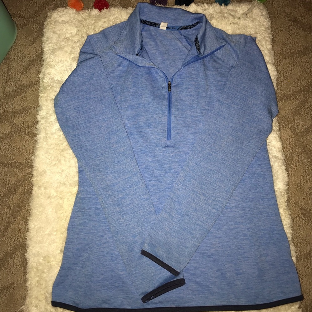 • UA pullover • - Picture 2 of 3